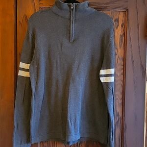 🌻3 for $15 • GAP Sweater